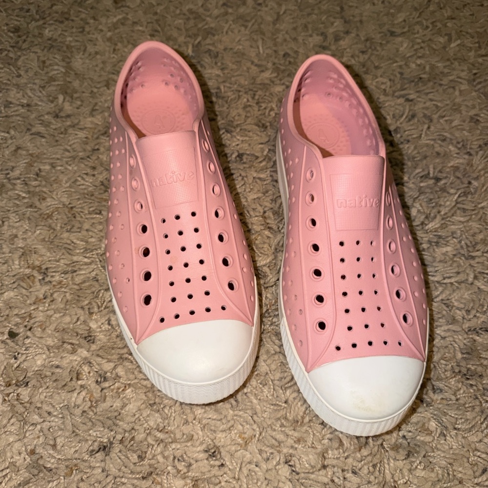 Ladies native pink water shoes like new size 9